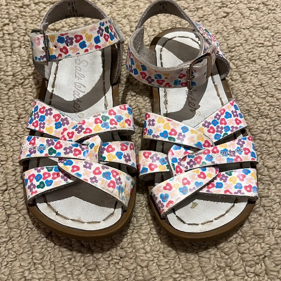 Floral salt water sandal - Picture 2 of 6